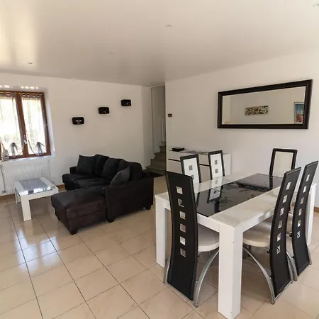 Maison 6 Personnes Avec Jardin Et Veranda 